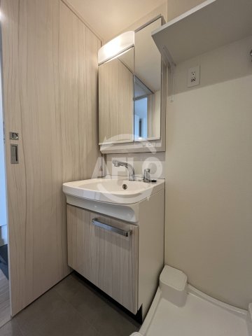 洗面設備　プレサンス東三国エンブレイス　洗面台