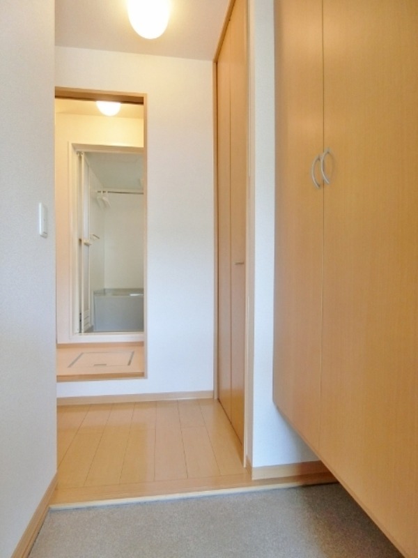 玄関　図面と現状に相違がある場合には現状を優先