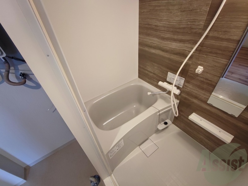 バス・シャワールーム　お風呂になります。一日の疲れを癒してくださいね。