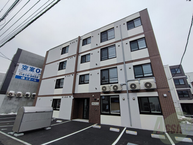 建物外観　札幌市中央区北１３条西「ＳＥＲＡＭ桑園」