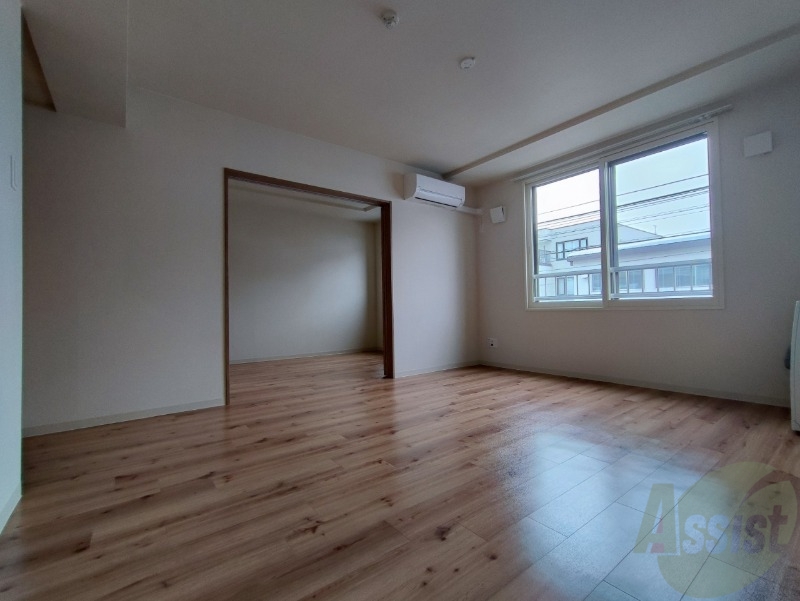 居室・リビング　広々としたリビングですね。使い勝手がよさそうですね！