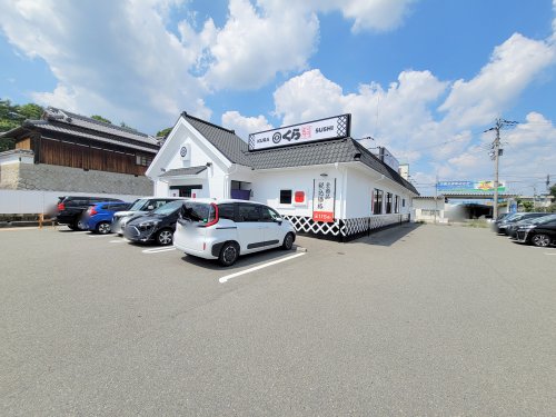 飲食店　無添 くら寿司 生駒店（飲食店）まで590m