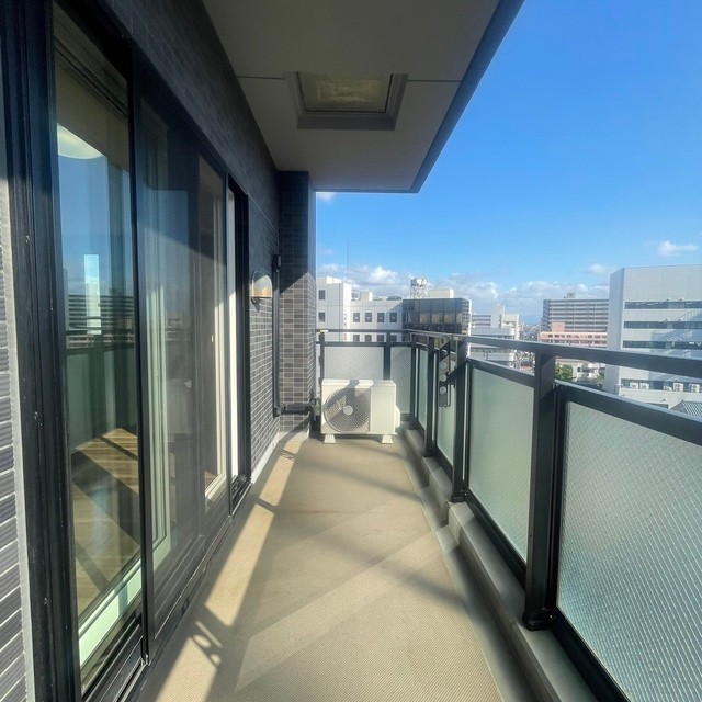 バルコニー　別部屋写真（７０１）。現況優先。