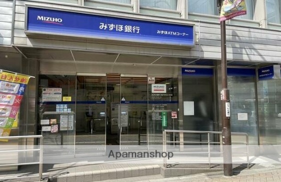 銀行　（株）みずほ銀行／高円寺北口支店（銀行）まで379m