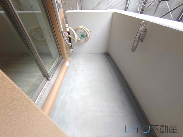 バルコニー　外からの目が気にならないバルコニーで洗濯物が干せます