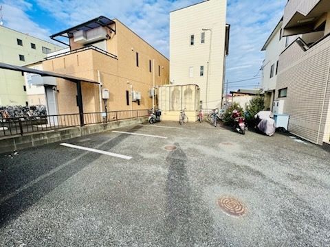 駐車場　駐車場