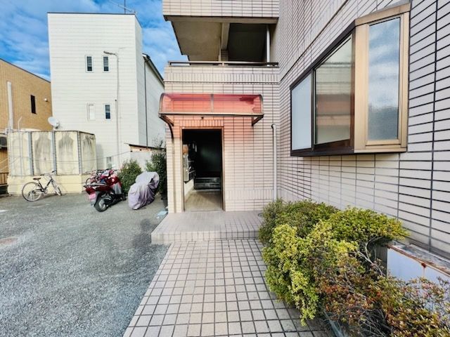 エントランス　エントランス