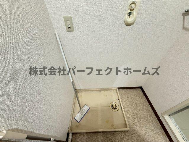 洗面設備　明るい洗面所です