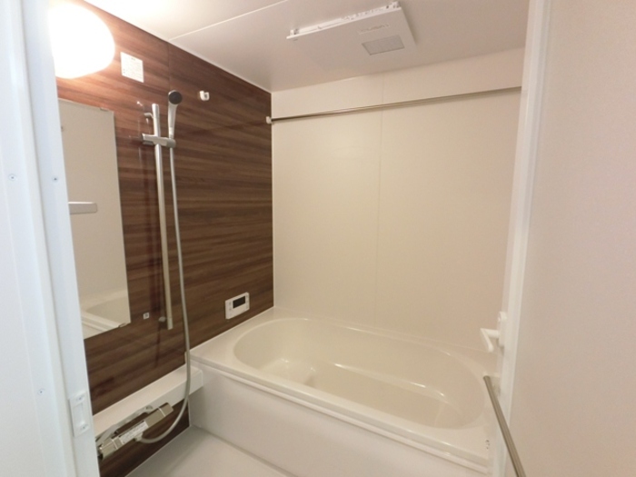 バス・シャワールーム　換気暖房乾燥機付き浴室