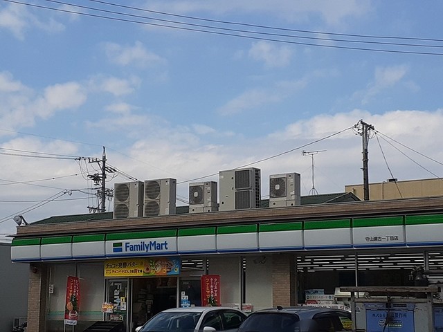 コンビニ　ファミリーマート（コンビニ）まで500m