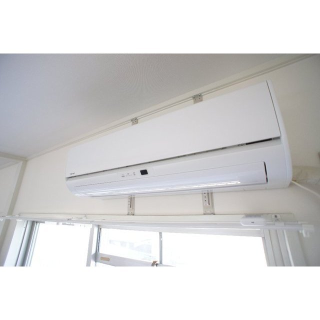 その他設備　エアコン（同仕様タイプ・現況優先）