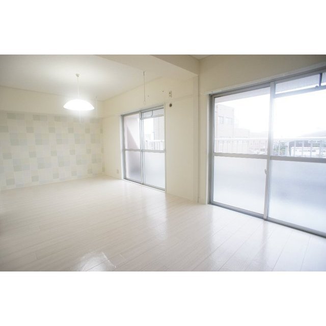 居室・リビング　リビング（同仕様タイプ・現況優先）