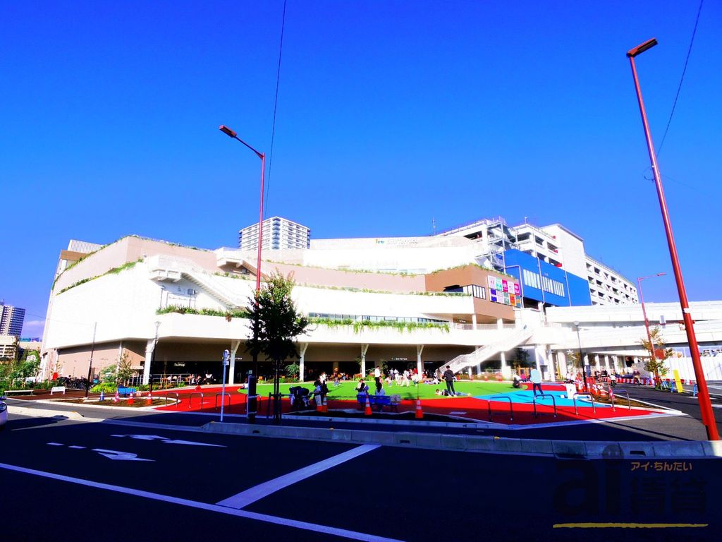 ショッピングセンター　エミテラス所沢（ショッピングセンター）まで540m