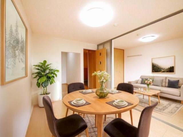 居室・リビング　CGで家具等を配置したもので家具等は含まれません