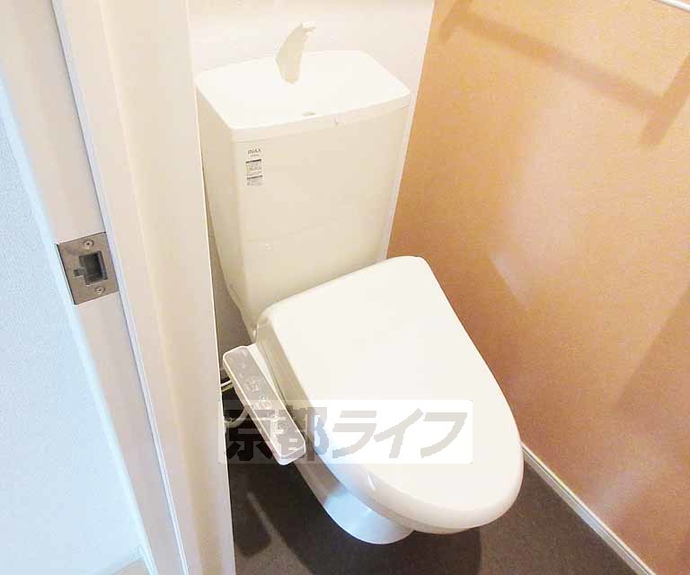 トイレ　ウォシュレット付・