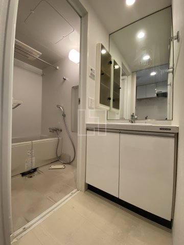 洗面設備　QCフラット北堀江（キューシーフラット北堀江） 独立洗面台