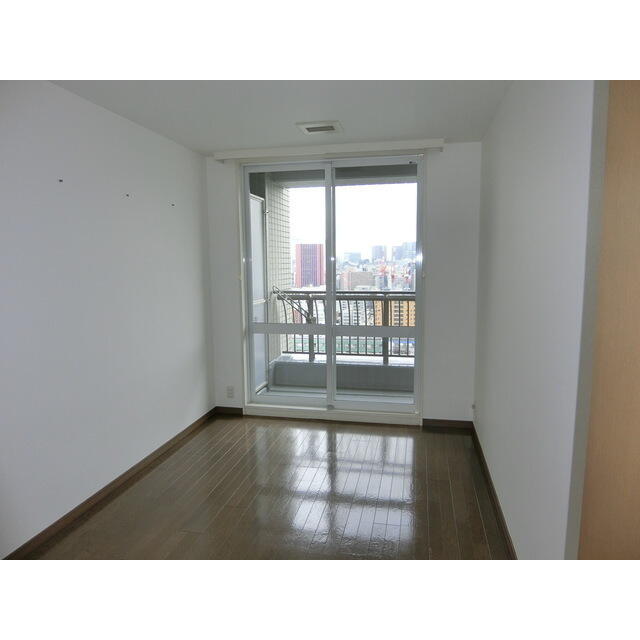 居室・リビング　約5.8帖　フローリング