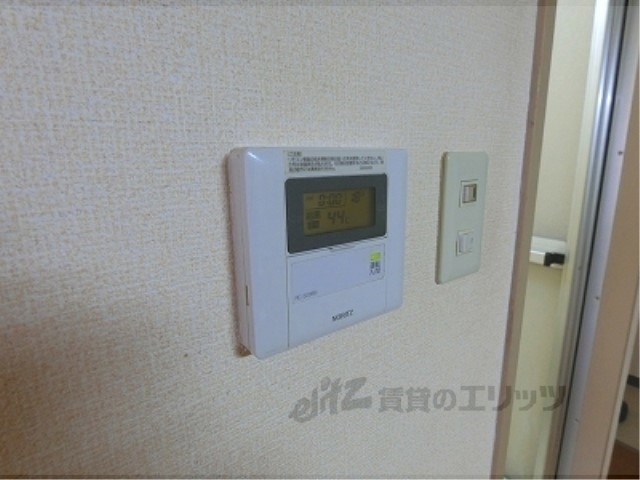 その他設備　給湯器リモコン