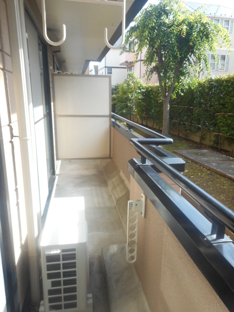 バルコニー　日当たり良好のバルコニー