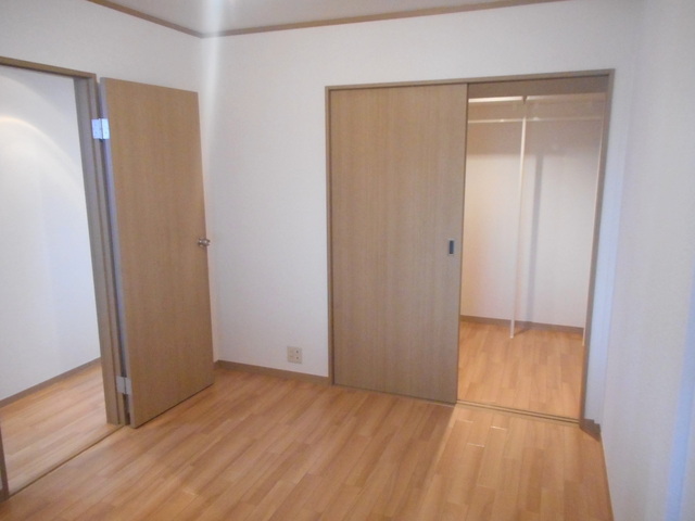 その他部屋・スペース　ウォークインクロゼット完備の寝室