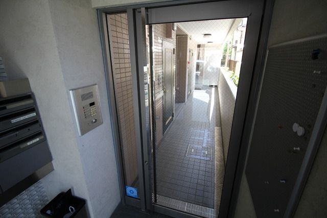 セキュリティ　★オートロック付エントランス★