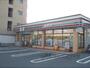 コンビニ　セブンイレブン二条城北店（コンビニ）まで470m