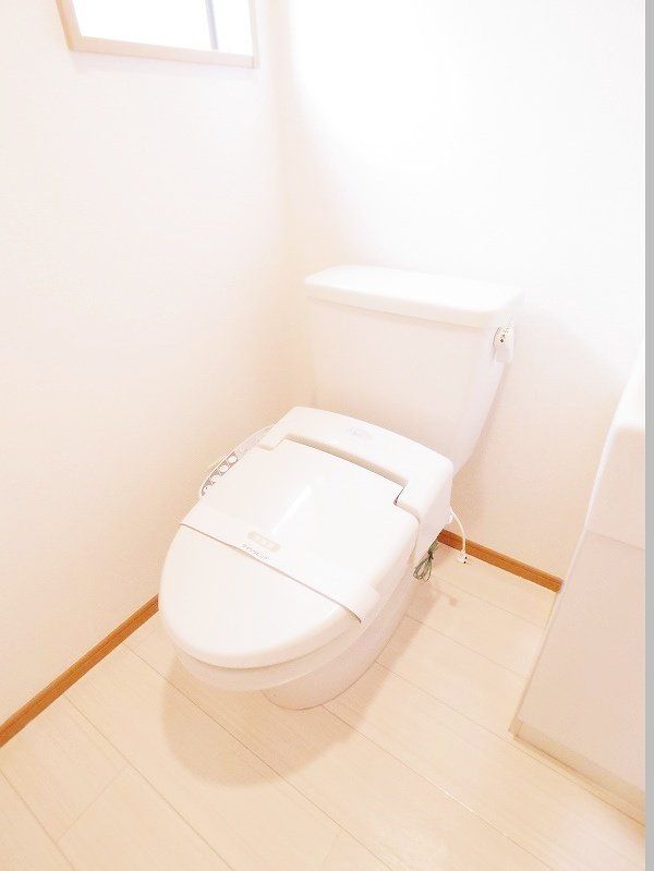 トイレ　※同仕様写真