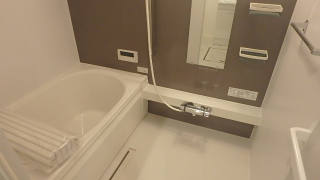 バス・シャワールーム　※同施工メーカーの内装写真です