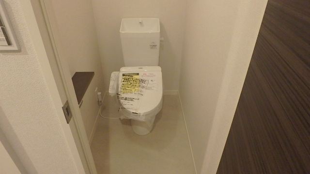 トイレ　※同施工メーカーの内装写真です