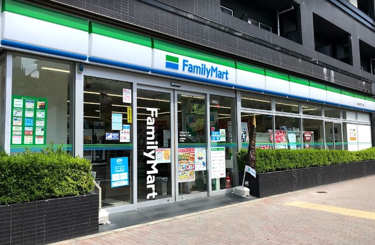 コンビニ　ファミリーマート中央月島三丁目店（コンビニ）まで287m