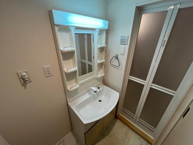 洗面設備　洗髪洗面化粧台