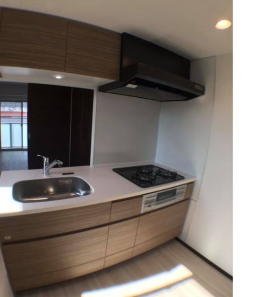 キッチン　コンパクトなキッチンで掃除もラクラク