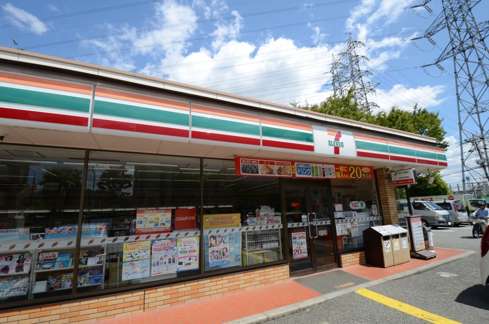 コンビニ　セブンイレブン宝塚小浜２丁目（コンビニ）まで554m