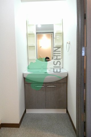 洗面設備　シンプルで使いやすい洗面台です！