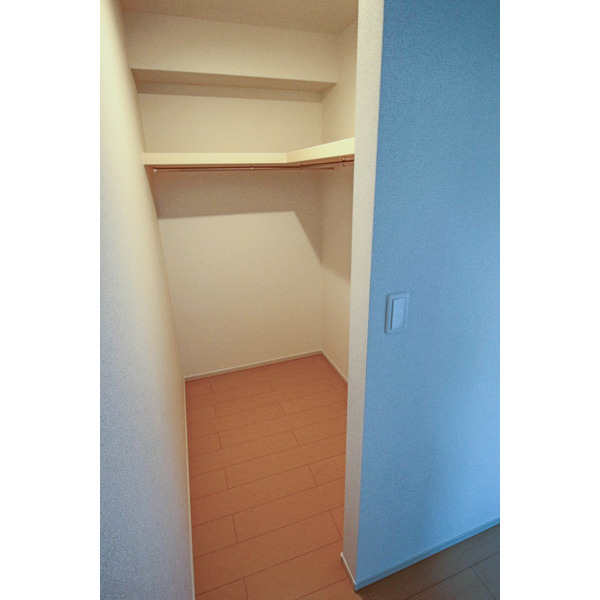 収納　同じ建物の別の部屋