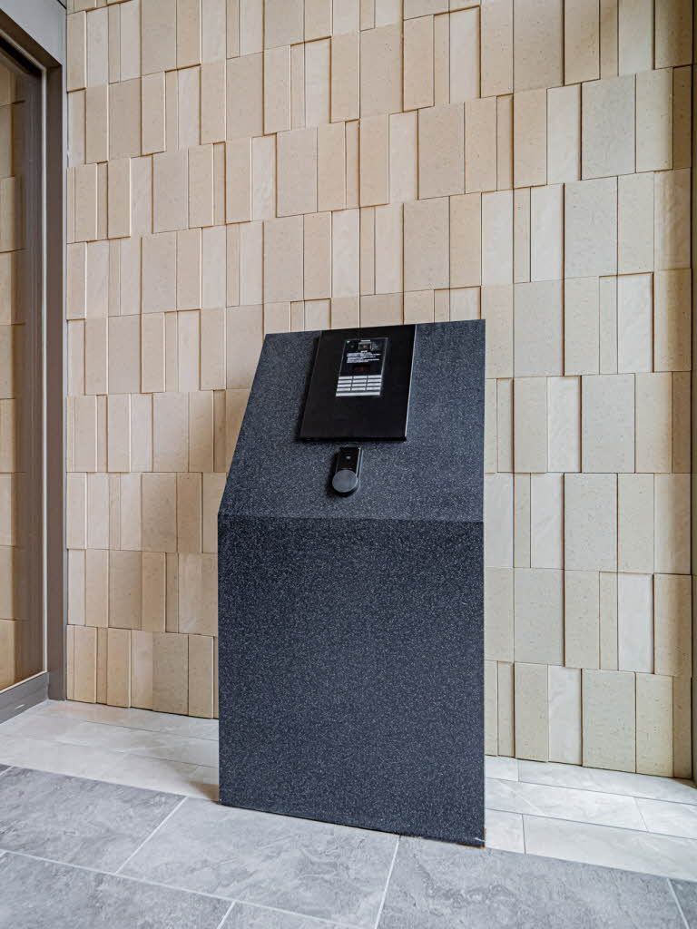 セキュリティ　オートロック付きのエントランスでセキュリティも安心です。