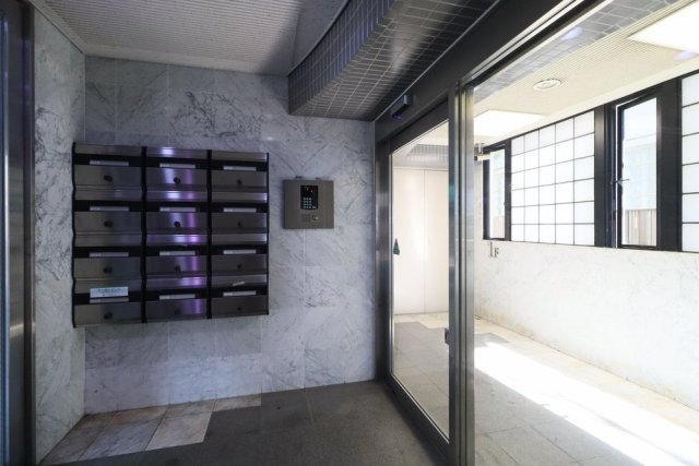 エントランス　建物の内部です