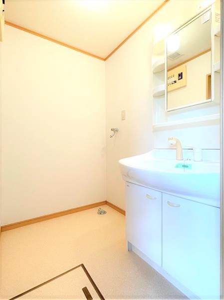 洗面設備　洗髪洗面化粧台