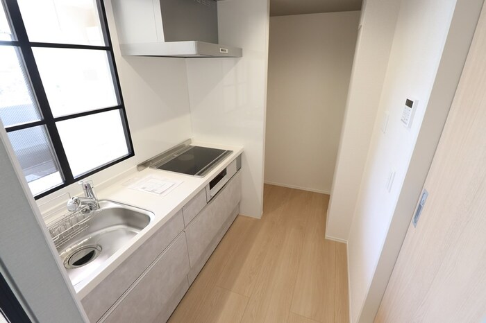 キッチン　対面システムキッチン（ＩＨコンロ）