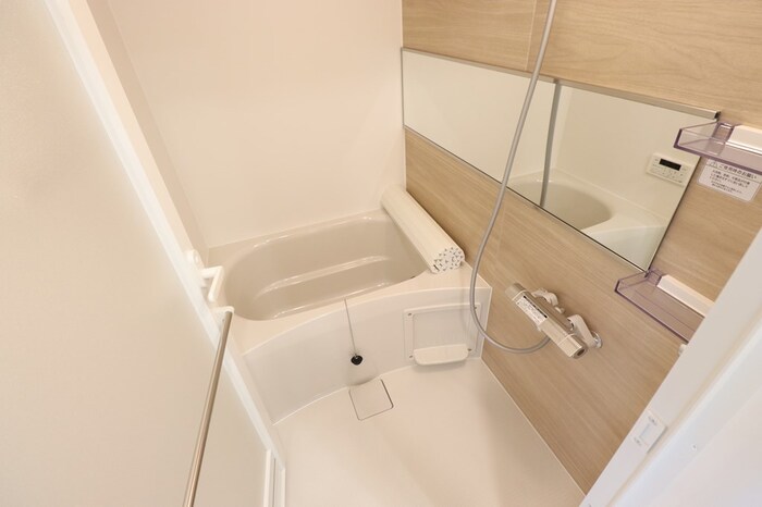 バス・シャワールーム　追い焚き給湯式浴室（浴室換気乾燥機付）