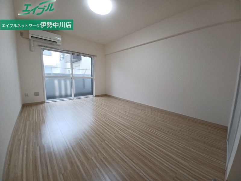 居室・リビング　同型参考写真