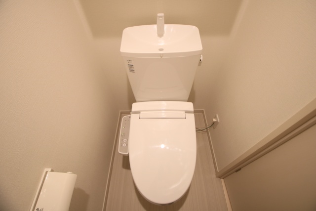 トイレ　※別室の参考写真の為、現況優先です。