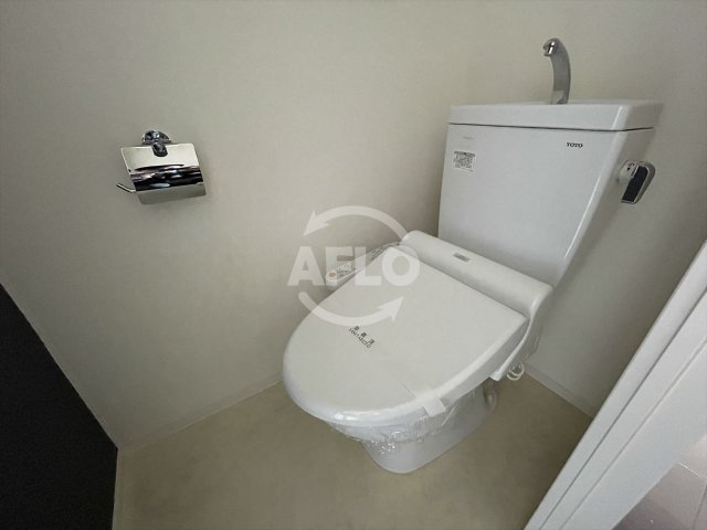 トイレ　SERENiTE谷町croix（セレニテ谷町クロワ）　温水洗