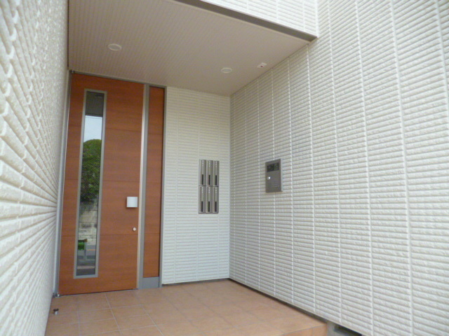 エントランス　★安心のオートロック付きエントランスです♪