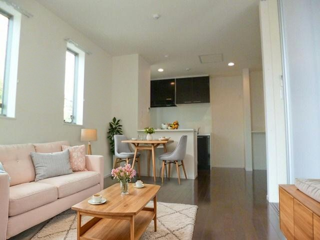 居室・リビング　※家具はCG生成の為、実際に家具はついてきません。ご注意くだ