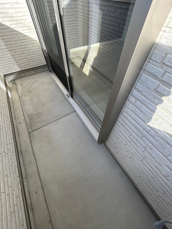 バルコニー　同じ施工のイメージ写真