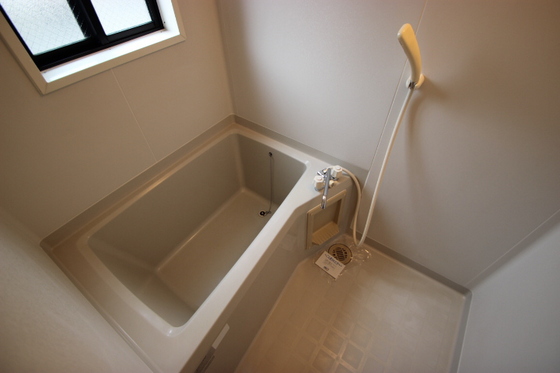 バス・シャワールーム　※別部屋の写真です