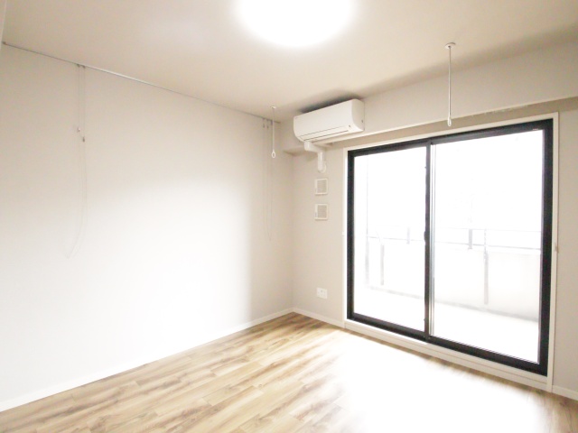 居室・リビング　※別室の参考写真の為、現況優先です。