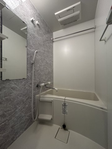 バス・シャワールーム　オーキッドレジデンス新大阪　浴室