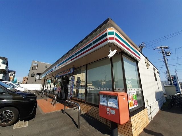 コンビニ　セブンイレブン（コンビニ）まで350m